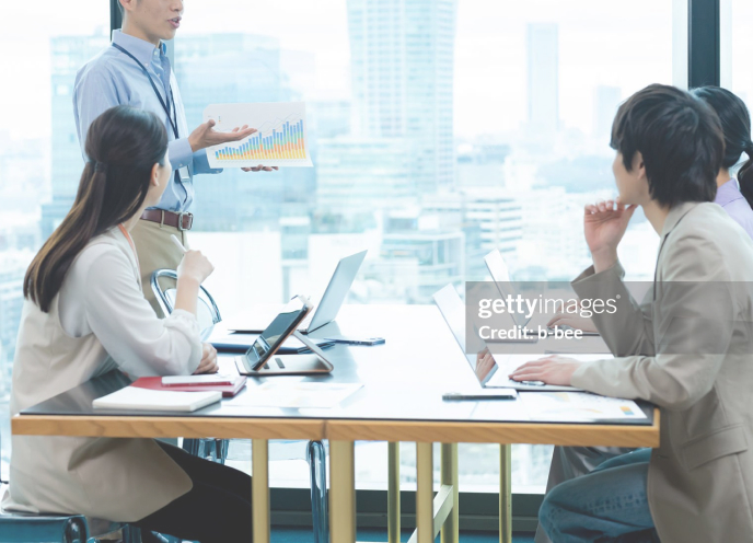 社員の日常をノゾク